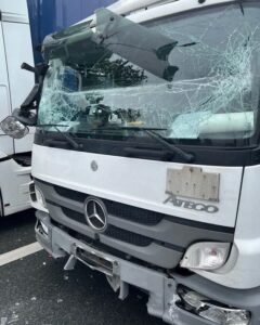 POL-BI: Lkw fährt Wohnmobil auf<br>Bielefeld (ots)