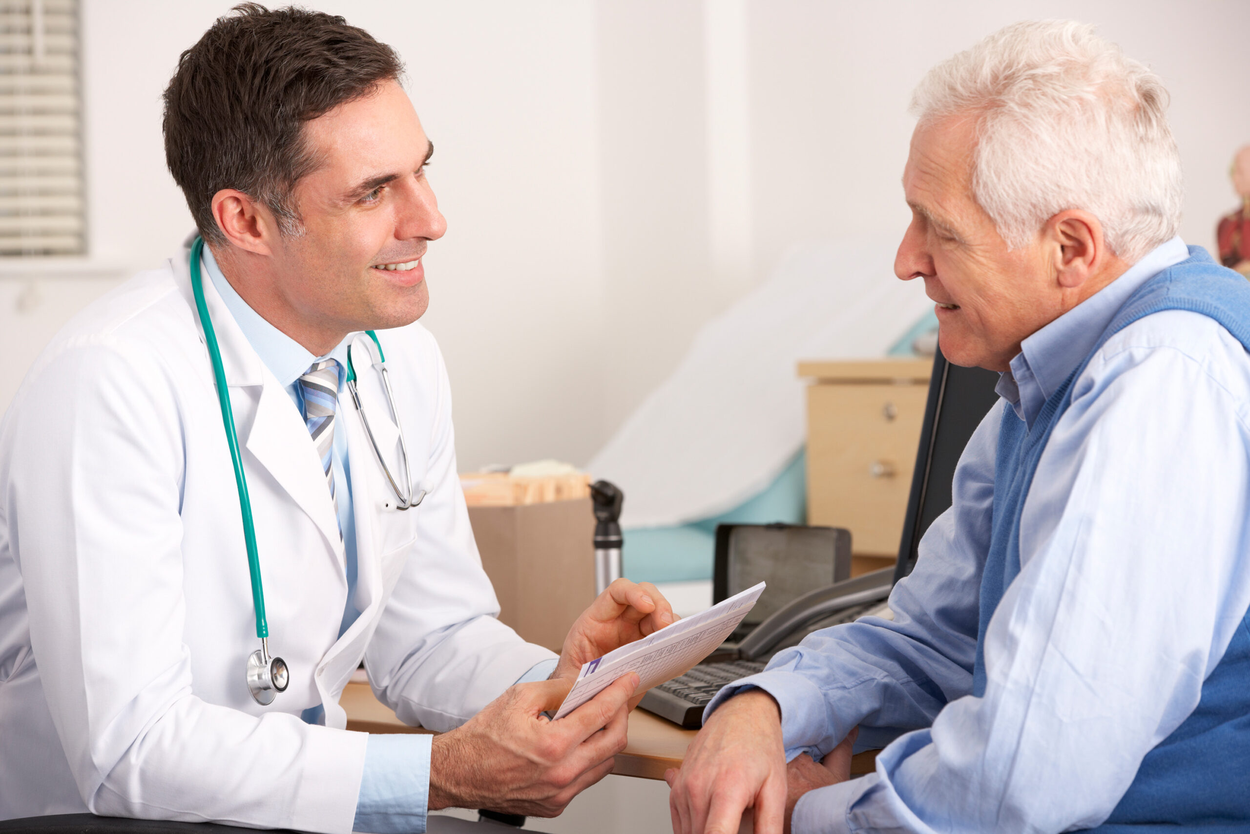 Arzt und Patient im Gespräch, AOK Patienten-Trainer