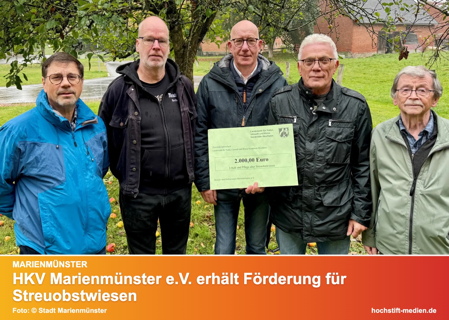 Mitglieder des Vereinsvorstandes – Kurzinfo: HKV Marienmünster e.V. erhält Förderung für Streuobstwiesen