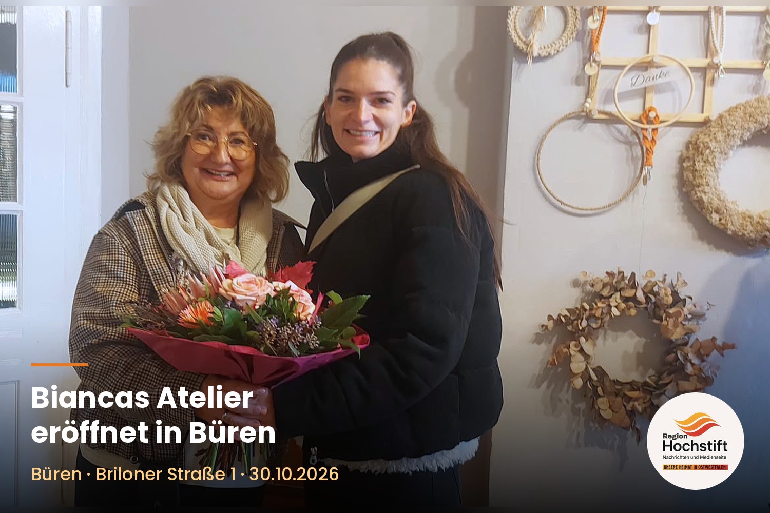 Bianca Schlömer (r.) und Citymanagerin Luisa Jakobi bei der Neueröffnung von Biancas Atelier in Büren