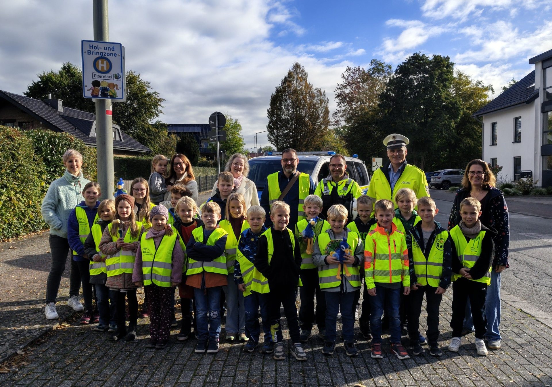 Aktion Sicher zur Schule mit unserem Pfau Libo